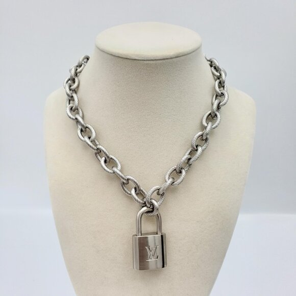 Authentic Louis Vuitton Padlock w/Unbranded Stainless Steel Plated Silver Chain - Picture 9 of 10